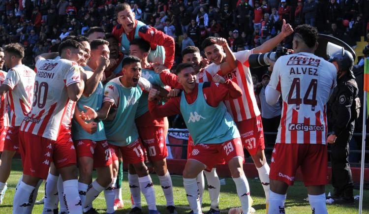 Imagen de Unión transita su mejor racha ante Colón de los últimos 52 años