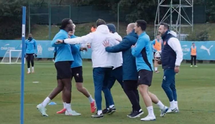 Imagen de Casi se van a las manos: el tenso cruce entre el DT de Marsella y un jugador