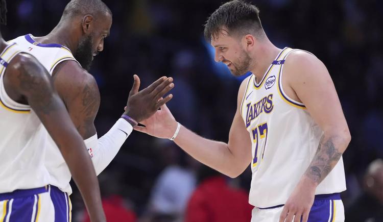 Imagen de El dúo dinámico comenzó a brillar: sexta victoria al hilo de los Lakers de LeBron James y Luka Doncic