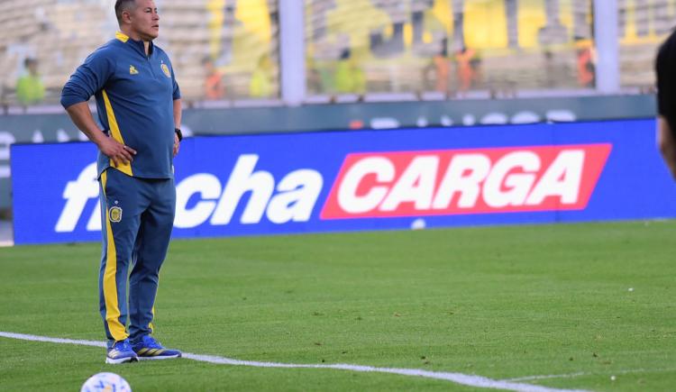 Imagen de Jorge Almirón descartó renunciar en Rosario Central y disparó: "La sensación es de un poco de vergüenza"