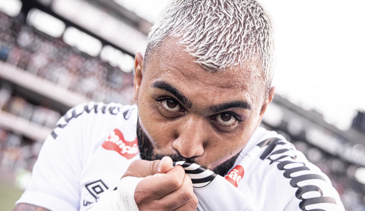 Imagen de Lo apretaron en su presentación y no perdió el tiempo: Gabigol le dio el triunfo a Santos