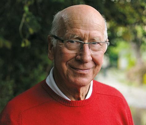 Imagen de Bobby Charlton, en primera persona: "Messi puede sobrepasar a Maradona"