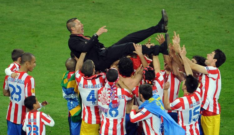 Imagen de Simeone le ganó el duelo a Bielsa y el Atlético de Madrid gritó campeón