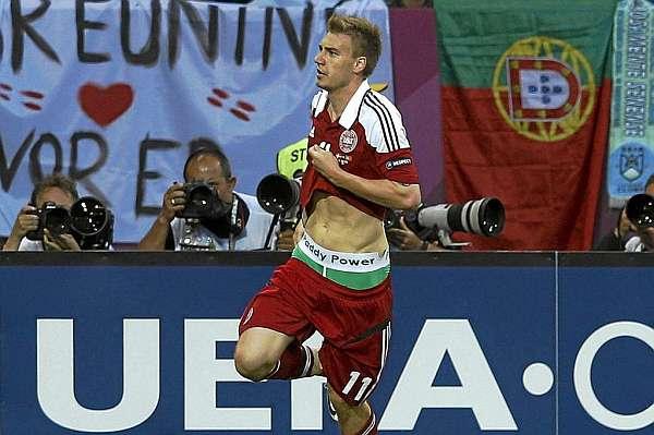 Imagen de Bendtner, multado por mostrar una publicidad en su calzoncillo