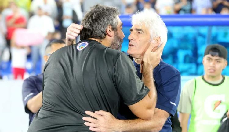Imagen de Herencia de pizarra: el histórico duelo entre un padre y un hijo argentinos que marca un hito en el fútbol