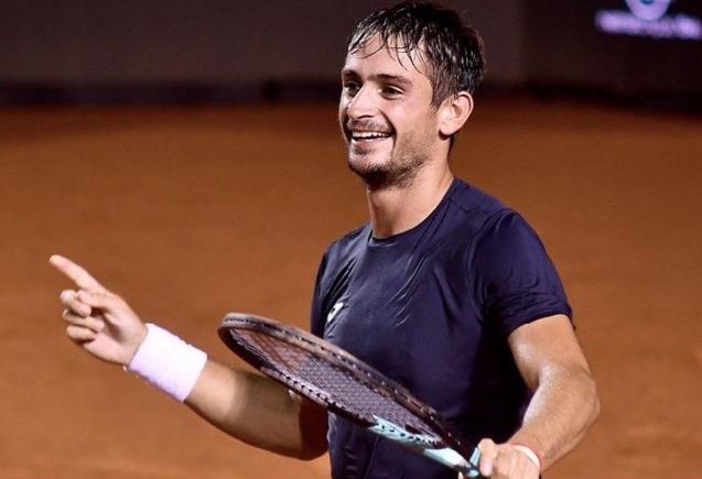 Imagen de Mariano Navone le ganó a Francisco Cerúndolo y llegó a su tercera semifinal seguida de ATP