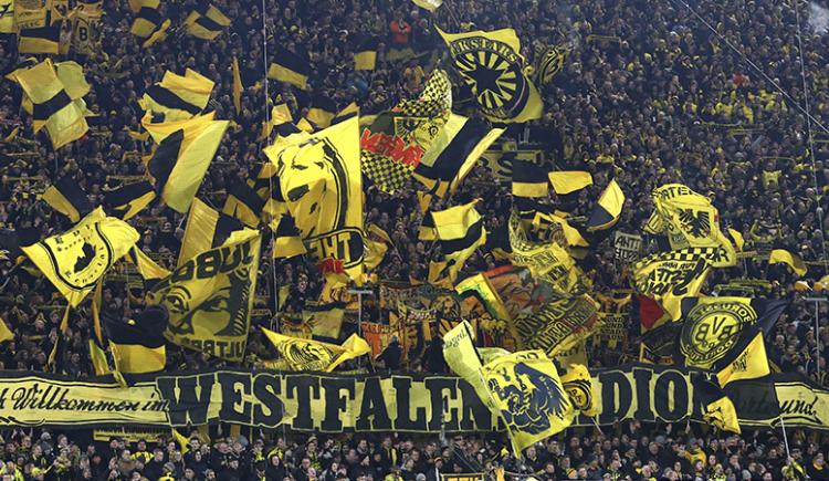 Imagen de Bronca de todos los colores: la increíble queja de los hinchas de Borussia Dortmund