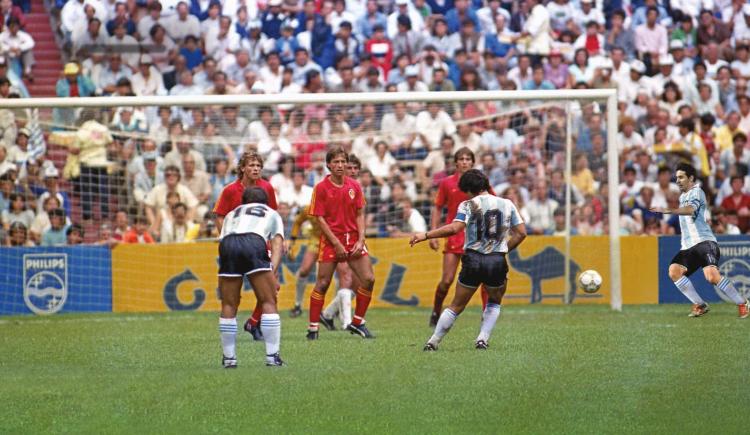 Imagen de De Diego a Leo: el pase del siglo