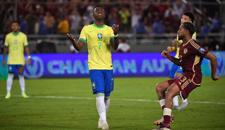 Imagen de Balón de Romo: Vinicius desperdició un penal en Maturín