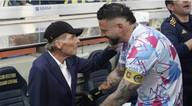 Imagen de Russo siempre está: el emotivo gesto de Fatura Broun