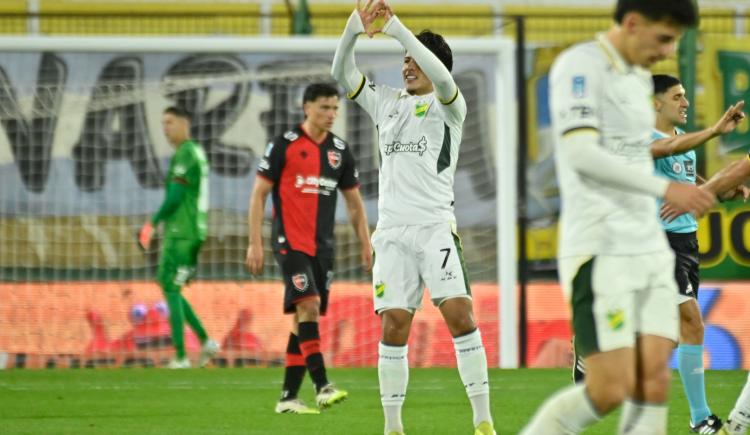 Imagen de Defensa hizo pesar su superioridad numérica y venció a Newell's