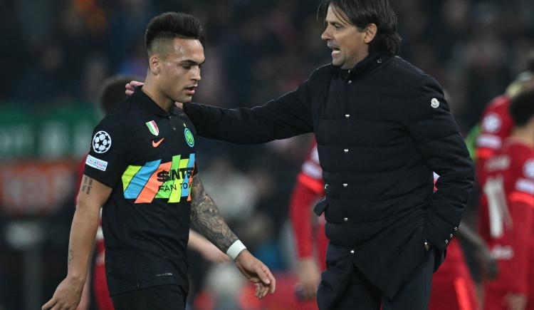 Imagen de LAUTARO MARCÓ UN GOLAZO, EL TÉCNICO LO SACÓ Y EL INTER TERMINÓ ELIMINADO