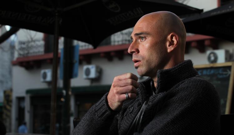 Imagen de Willy Caballero, Europa a sus manos