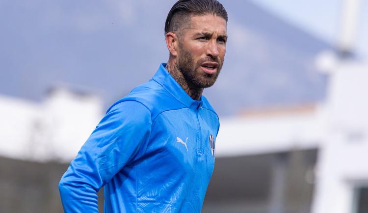 Imagen de Martín Demichelis confirmó cuándo debutará Sergio Ramos en Monterrey
