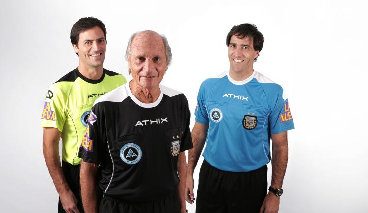 Imagen de Arbitros Vigliano, una familia muy normal