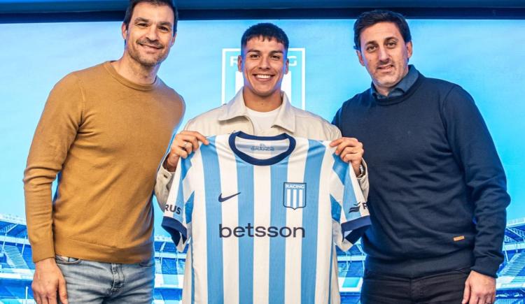 Imagen de Llegó el defensor para Vojvoda: Racing presentó a su nuevo refuerzo