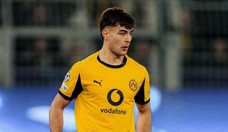 Imagen de El conmovedor llanto de Aaron Anselmino en el vestuario de Borussia Dortmund
