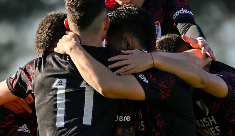 Imagen de Reservas: River le ganó a Gimnasia en La Plata y sigue cerca del líder Vélez