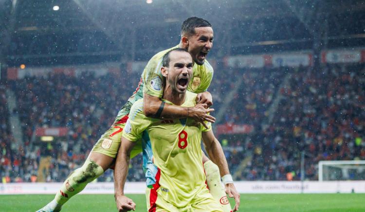 Imagen de Con lluvia y con uno menos, España goleó 4-1 a Suiza