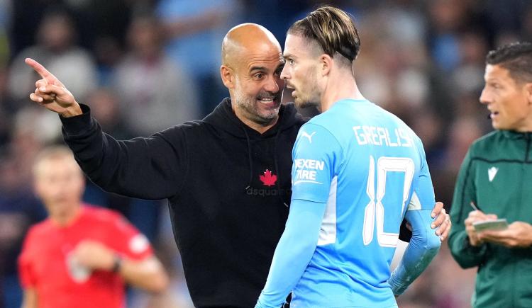 Imagen de Pep Guardiola, irónico tras su reto a Grealish: "Lo hago por las cámaras, por mi ego"