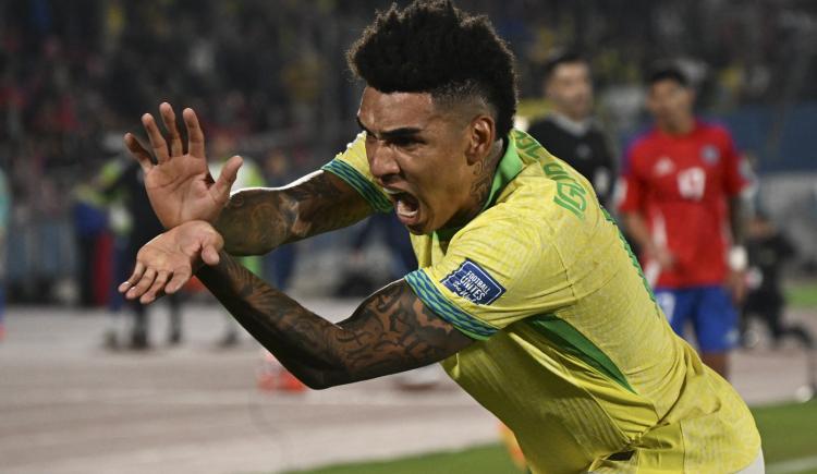 Imagen de Brasil sumó un triunfo agónico y dejó tambaleando a Gareca en Chile