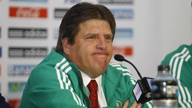 Imagen de ¿Qué entrenador se quedó dormido en la conferencia de prensa?