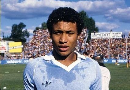 Imagen de El jugador de Cabo Verde que fue el primer africano en el fútbol argentino