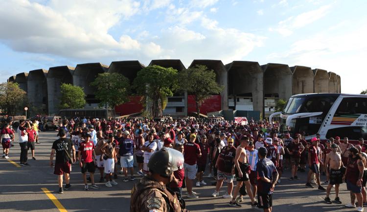 Imagen de Un hincha de Lanús falleció previo al partido con Cruzeiro