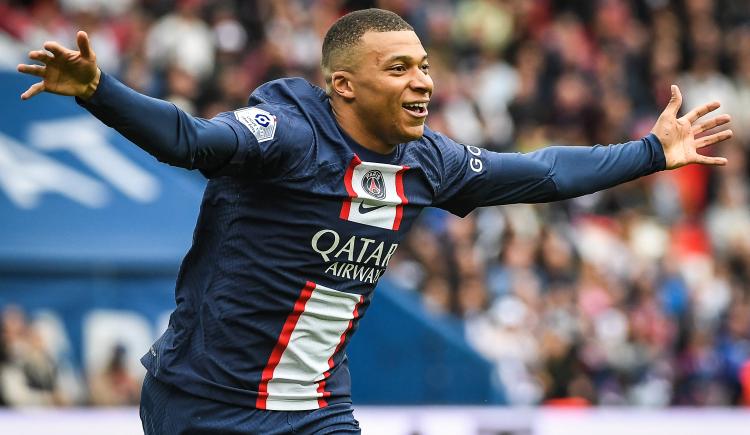 Imagen de Kylian Mbappé, blooper y gol insólito