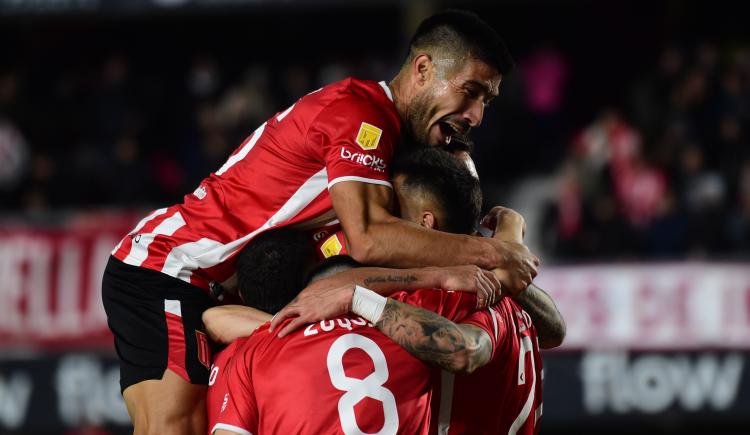 Imagen de Estudiantes le ganó 2-0 a Riestra en un partido caliente