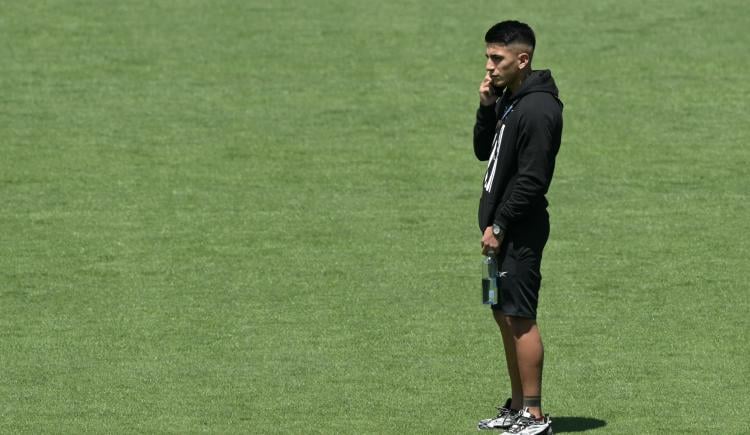 Imagen de El inesperado golpe que recibió Thiago Almada en sus primeras horas en Lyon