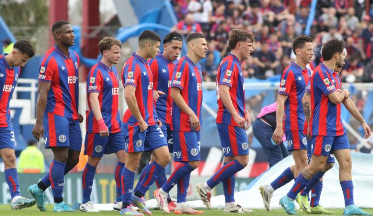 Imagen de Un triunfo, una rareza: la mala racha de San Lorenzo en los clásicos del fútbol argentino