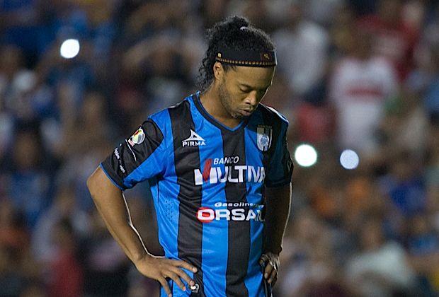 Imagen de Ronaldinho se convirtió en un problema para el Querétaro