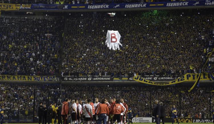Imagen de Boca-River, antología desordenada de las miserias argentinas
