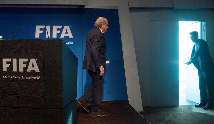Imagen de Marcha atrás: renunció Blatter