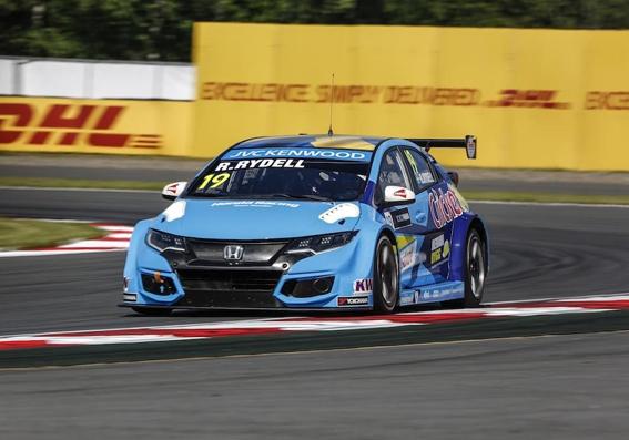 Imagen de Néstor Girolami se suma al WTCC