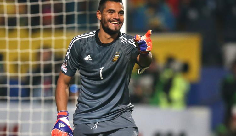 Imagen de Sergio Romero: “Ojalá el grupo se acostumbre a jugar finales”