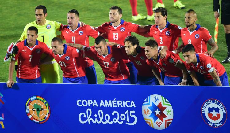 Imagen de El estilo de Chile: pelota al piso, transiciones cortas y ataque rápido, de afuera hacia adentro