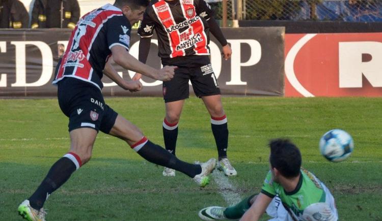 Imagen de CHACARITA ANTE ALMIRANTE BROWN EL DESTACADO DE LA JORNADA