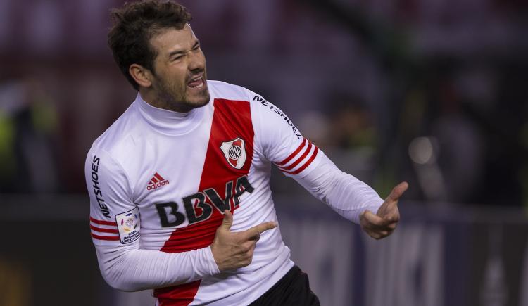 Imagen de River y una semifinal perfecta: 2-0 a Guaraní, con el gol de Mercado y el golazo de Mora
