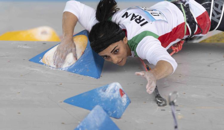 Imagen de Incertidumbre y confusión por el paradero de la atleta iraní que compitió sin velo