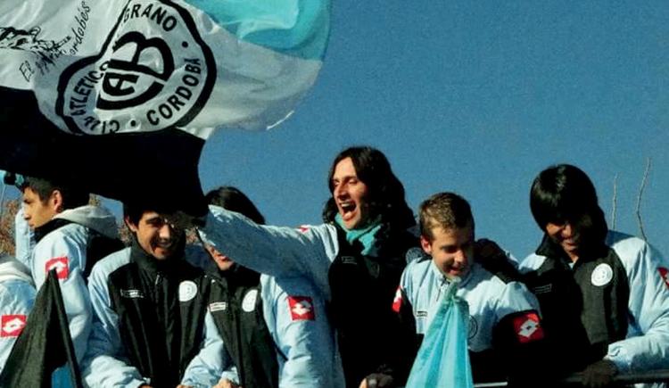 Imagen de Juan Carlos Olave tiene su cumbia homenaje