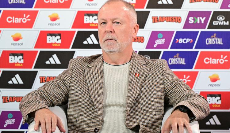 Imagen de La insólita situación que vivió el nuevo DT de la Selección de Perú al ser presentado
