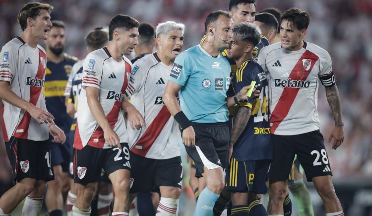 Imagen de Video: Todo River reclamó penal sobre Martínez Quarta