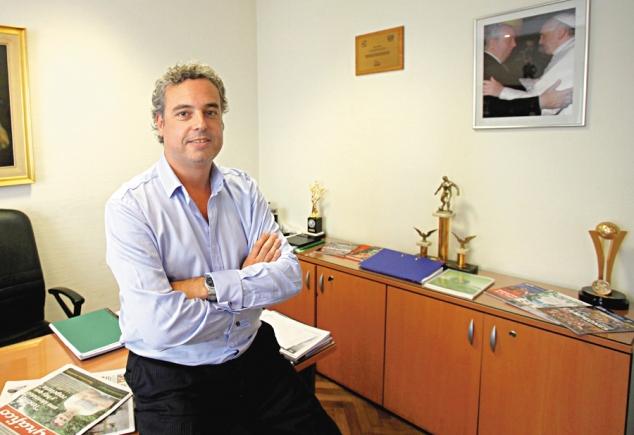 Imagen de Spinosa: "Silva no puede irse cuando quiera"