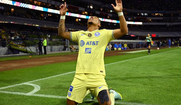 Imagen de Roger Martinez, el interés de Boca y el mensaje para Riquelme