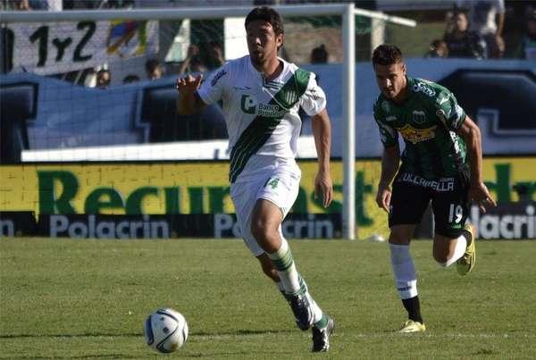 Imagen de Banfield negocia por Vittor y Albertengo