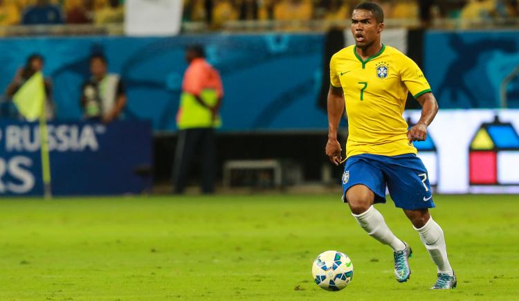 Imagen de Gambeta y pique al fondo: Douglas Costa, de la A a la Z