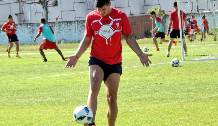 Imagen de Diego Mendoza volvió a entrenarse con sus compañeros de Huracán