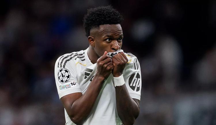 Imagen de Vinicius: "Ocho años en el Bernabéu son muy cortos. Seis años más y para siempre"